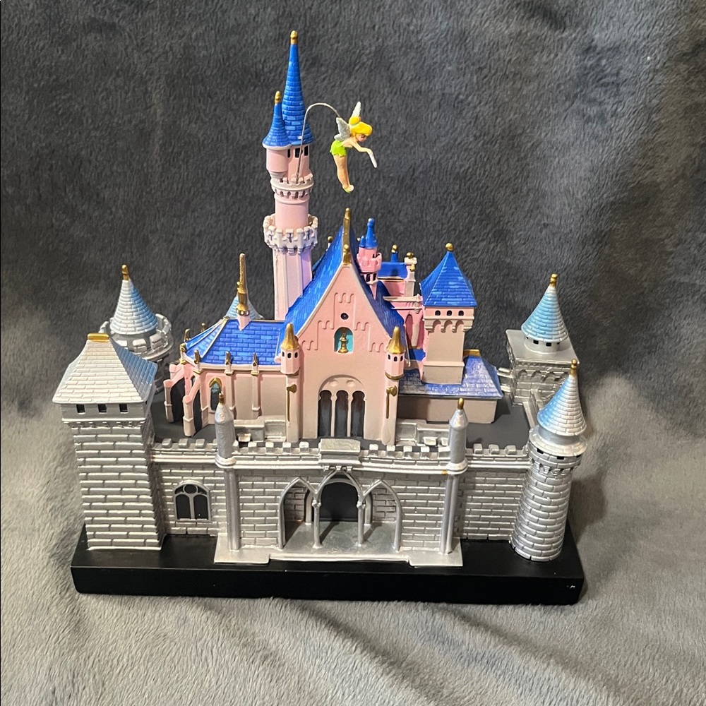 Disney Sleeping Beauty  Castle 100 years new w box DISNEYLAND - Picture 5 of 10